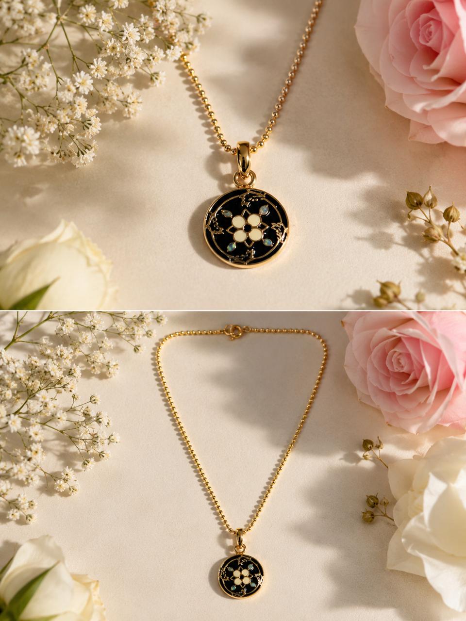 LUNA BLOOM PENDANT