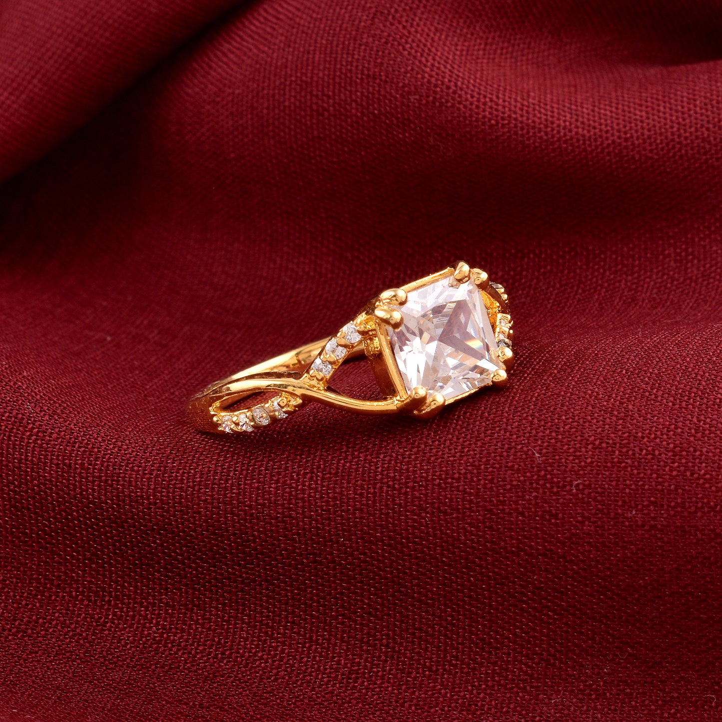 Oriana Ring With Cubic Zirconia